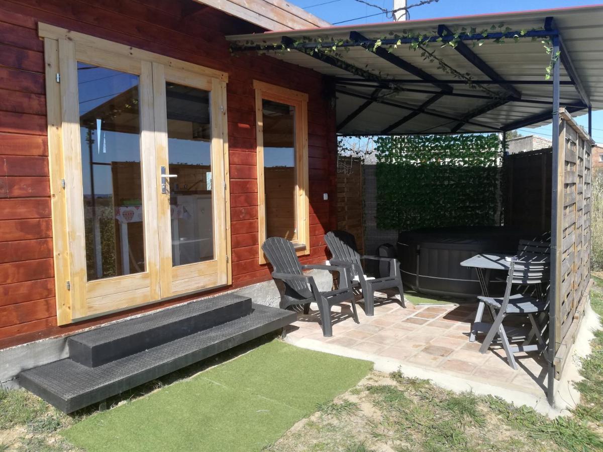Charmant Chalet Pour 2 Personnes Spa Prive Massillargues-Attuech Ngoại thất bức ảnh