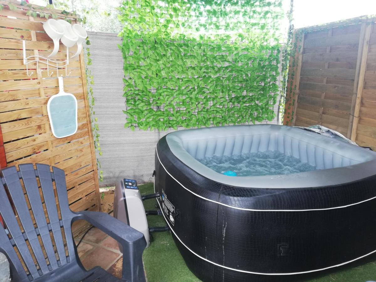 Charmant Chalet Pour 2 Personnes Spa Prive Massillargues-Attuech Ngoại thất bức ảnh